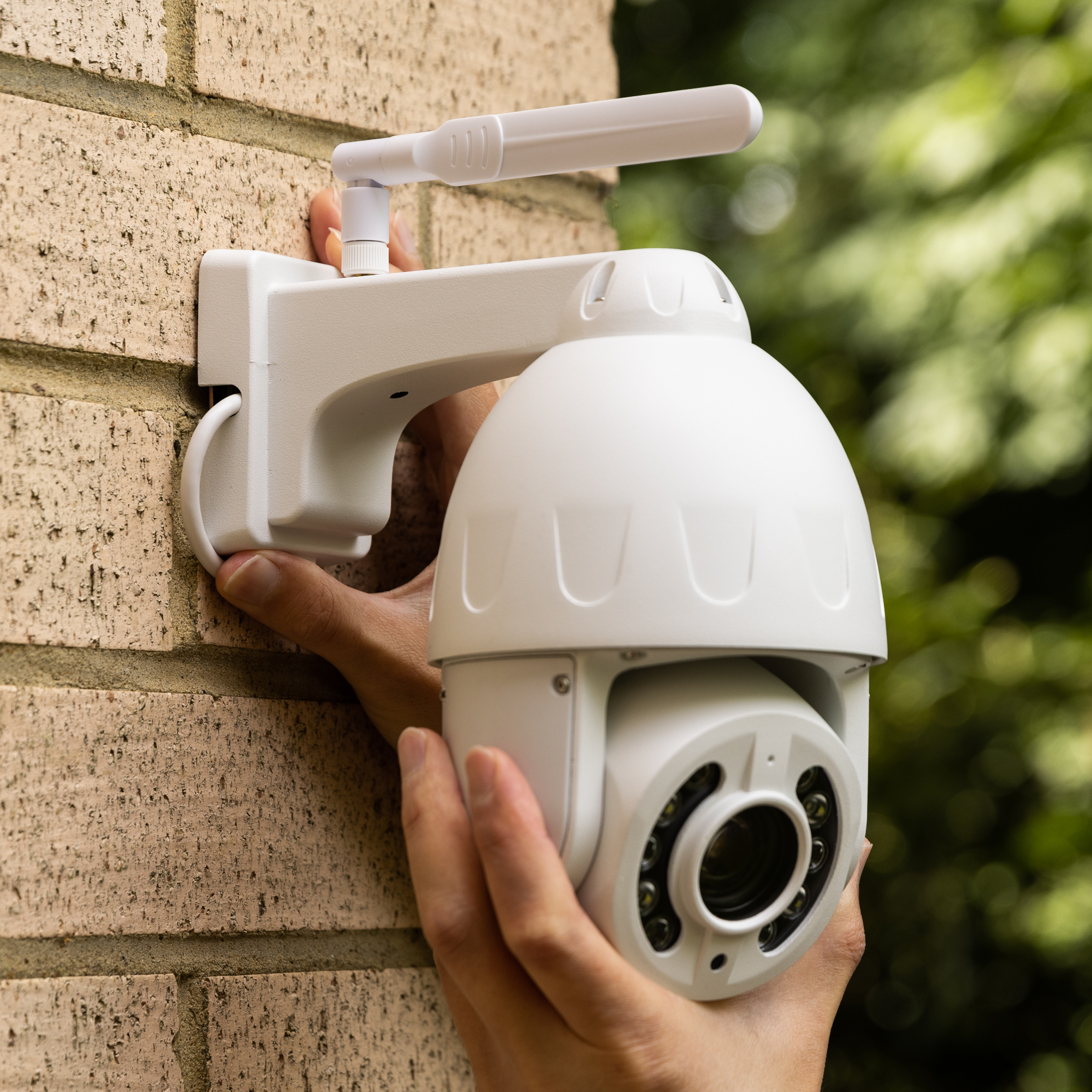 Zxtech 4K Wireless PTZ CCTV System - 6 x WiFi Security Camera 5X/10X Auto Zoom Colour Night Vision Outdoor 2-Way-Audio 9CH Sony Starvis